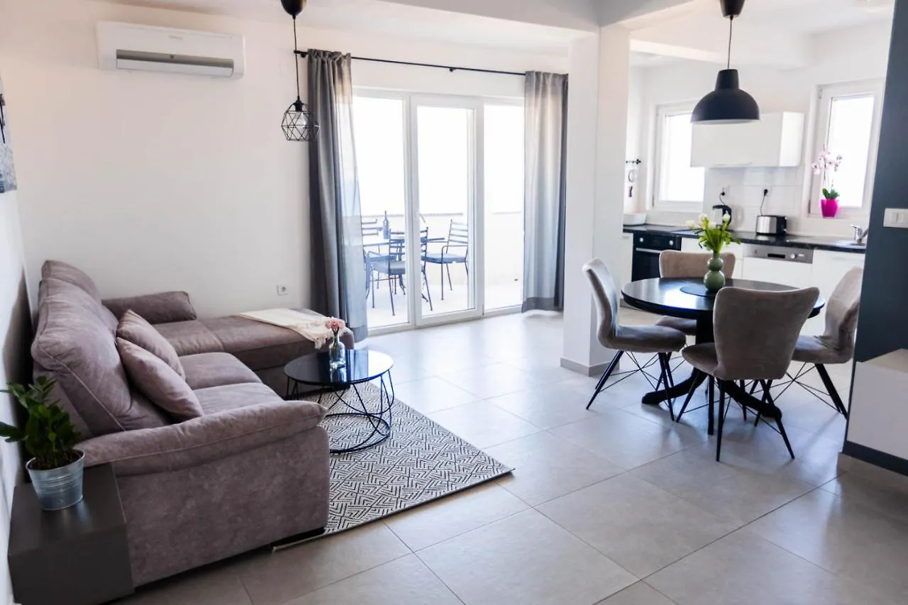 Apartments Rising Sun, Razanac 0*,  Croatia